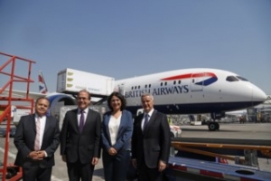 Ministro Undurraga primer vuelo directo Londres - Santiago 04.01.2017 [320x200]