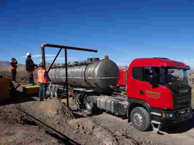 Camiones de agua (7) [640x480]-compressed