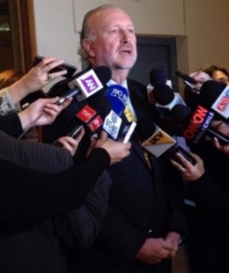 CQpXVlhWwAAZLru [320x200]-compressed