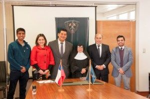 Firma Convenio UDA Hogar Candelaria11 [320x200]-compressed