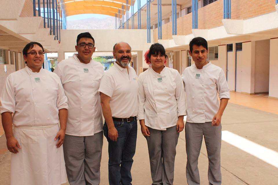 22554933_1584462091645228_8781906835675138338_n-compressed