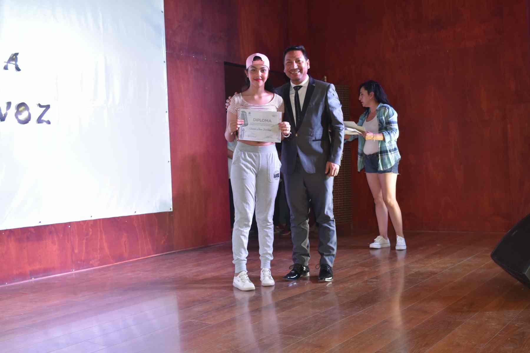 DSC_0041 (1)-compressed