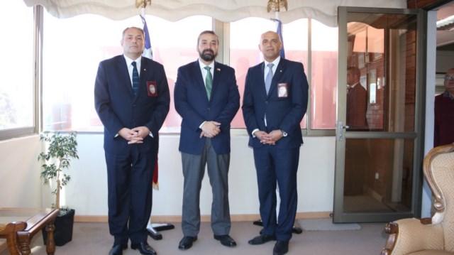 DfvE57lX0AAnpF5 [640x480]