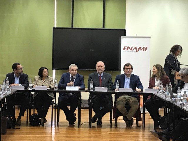 Ministro-Prokurica-encabeza-la-primera-reunión-de-Enami-con-nuevos-directores-designados-por-el-Presidente-Piñera-. [640x480]