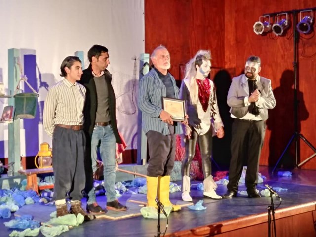 37784098_2166029640093237_896881186784149504_n [640x480]