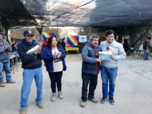 Foto entrega libro MLCC