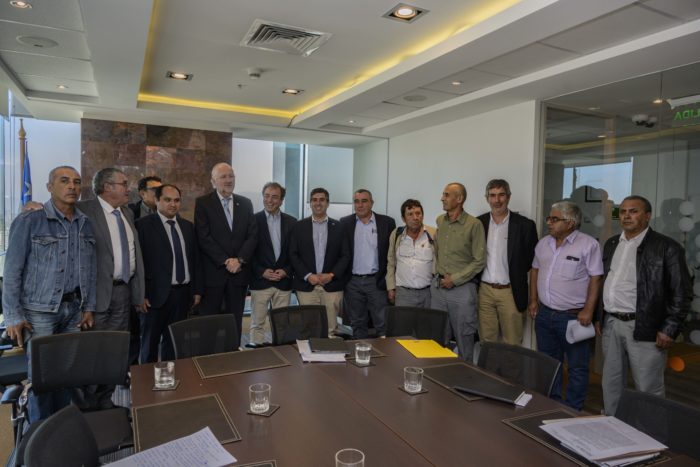 Ministro Prokurica junto a Enami dan respuestas a pequeños mineros de Combarbalá (5)