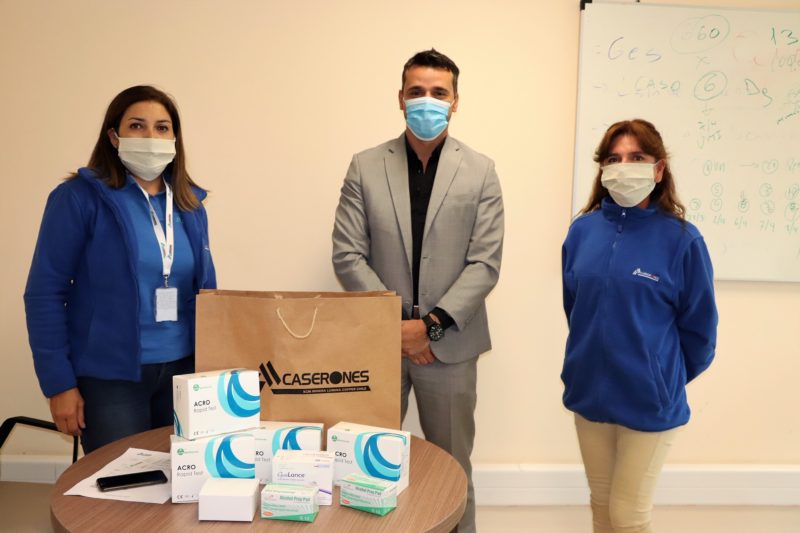 Foto entrega test rápidos a Servicio Salud Atacama 230420