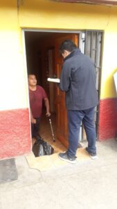 Entrega bolsas de mercadería (1)