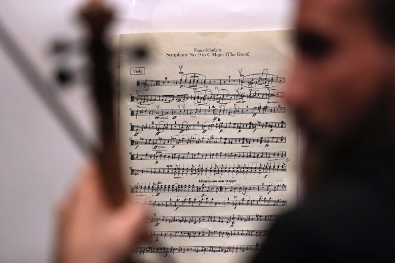 Ministra Valds se rene con la Orquesta de Cmara de ChileFotos: Mario Ruiz