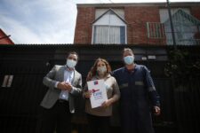 Entrega de titulo de dominio en Pudahuel.