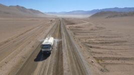 Foto 4 (humectación camino)