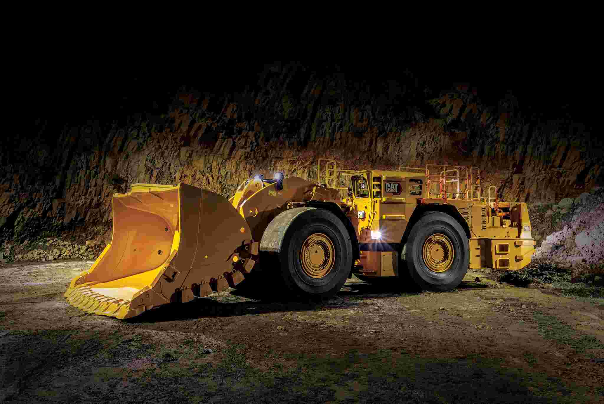 Mineria-Subterranea-2048x1371-compressed