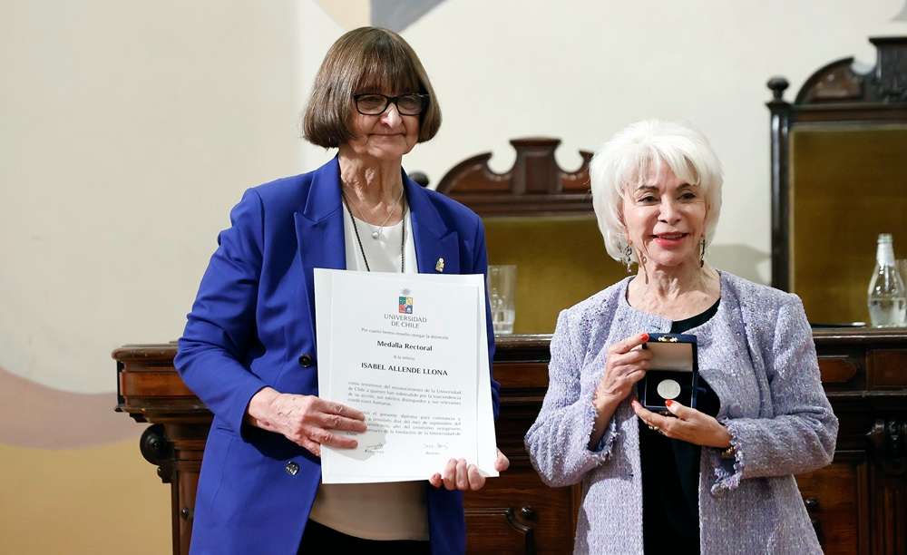 Medalla Isabel Allende Prensa Uchile-23-compressed