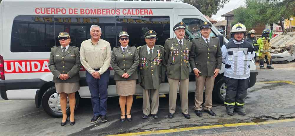 Entrega Furgón a Bomberos Caldera 01-compressed