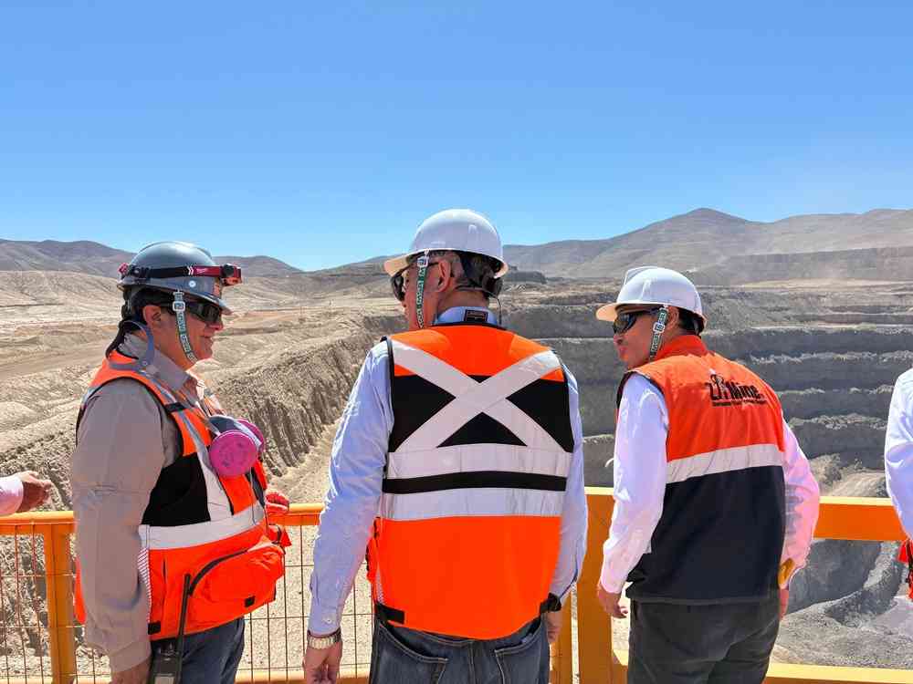 Visita Gerente Global Hitachi (2)-compressed